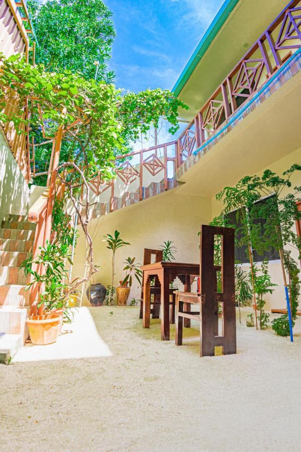 Hotel Water Seven Maafushi Exterior photo